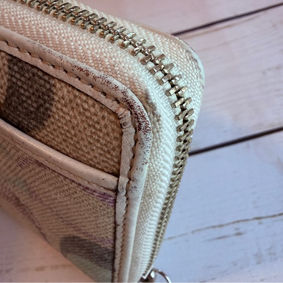 COACH | Soho Optic Linen Wallet - Picture 6 of 16